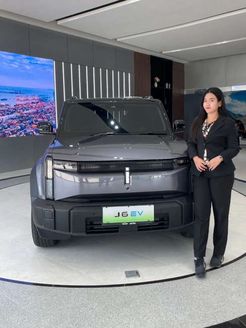 Fanny-sales-consultant-mobil-chery-pik-jakarta-utara-nov25