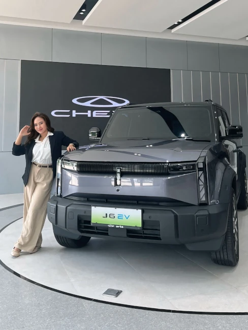 Respy-sales-consultant-mobil-chery-pik-jakarta-utara-nov25